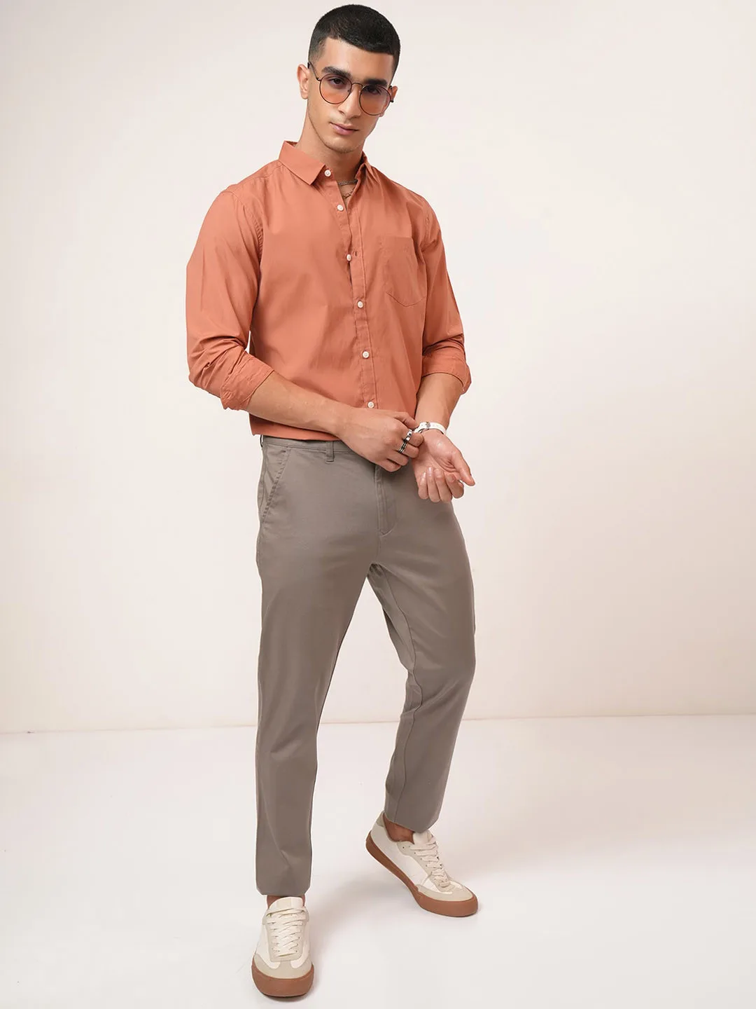HIGHLANDER Taupe tapered chinos