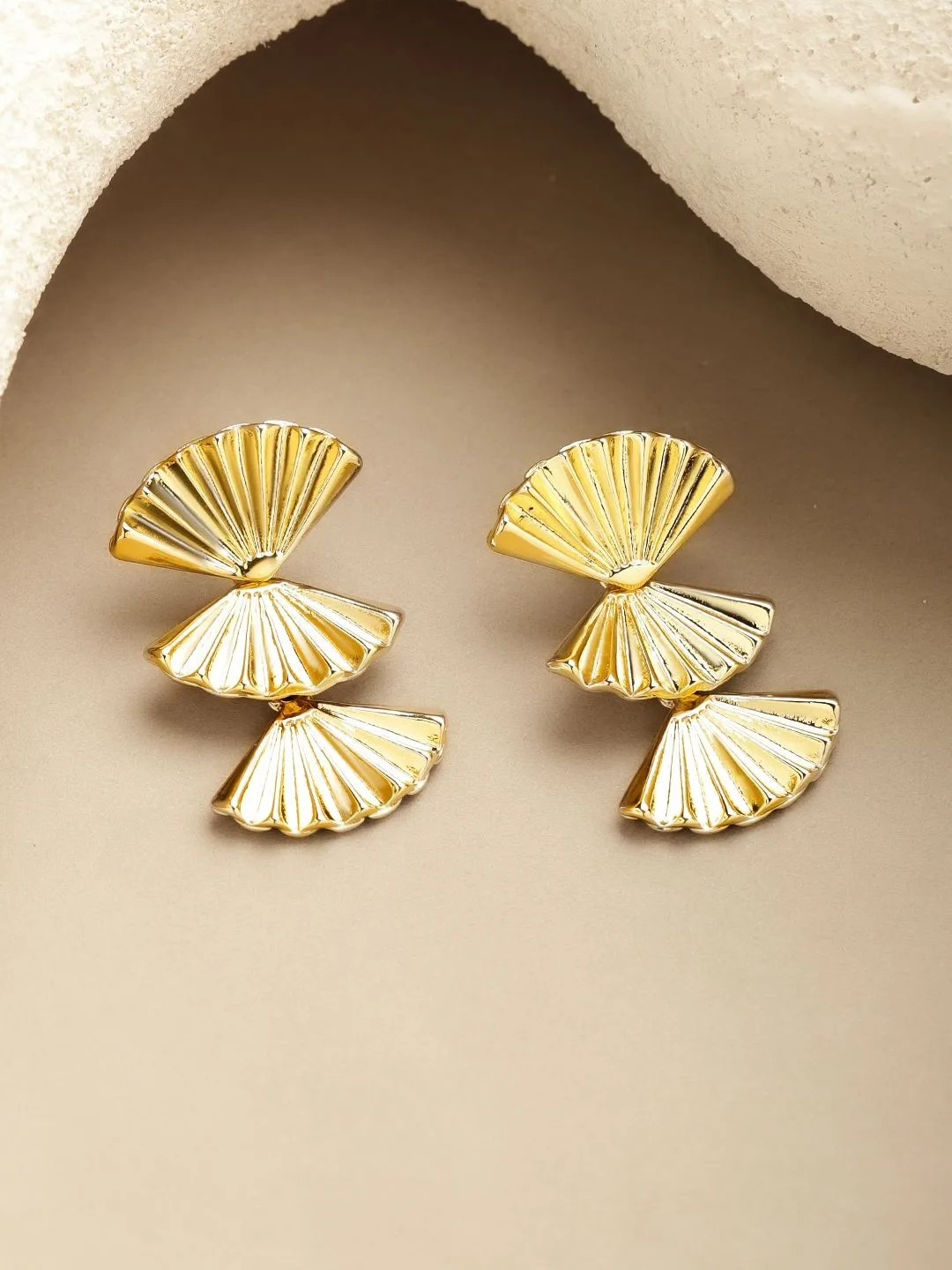 Rubans Gold fan-motif drop earrings