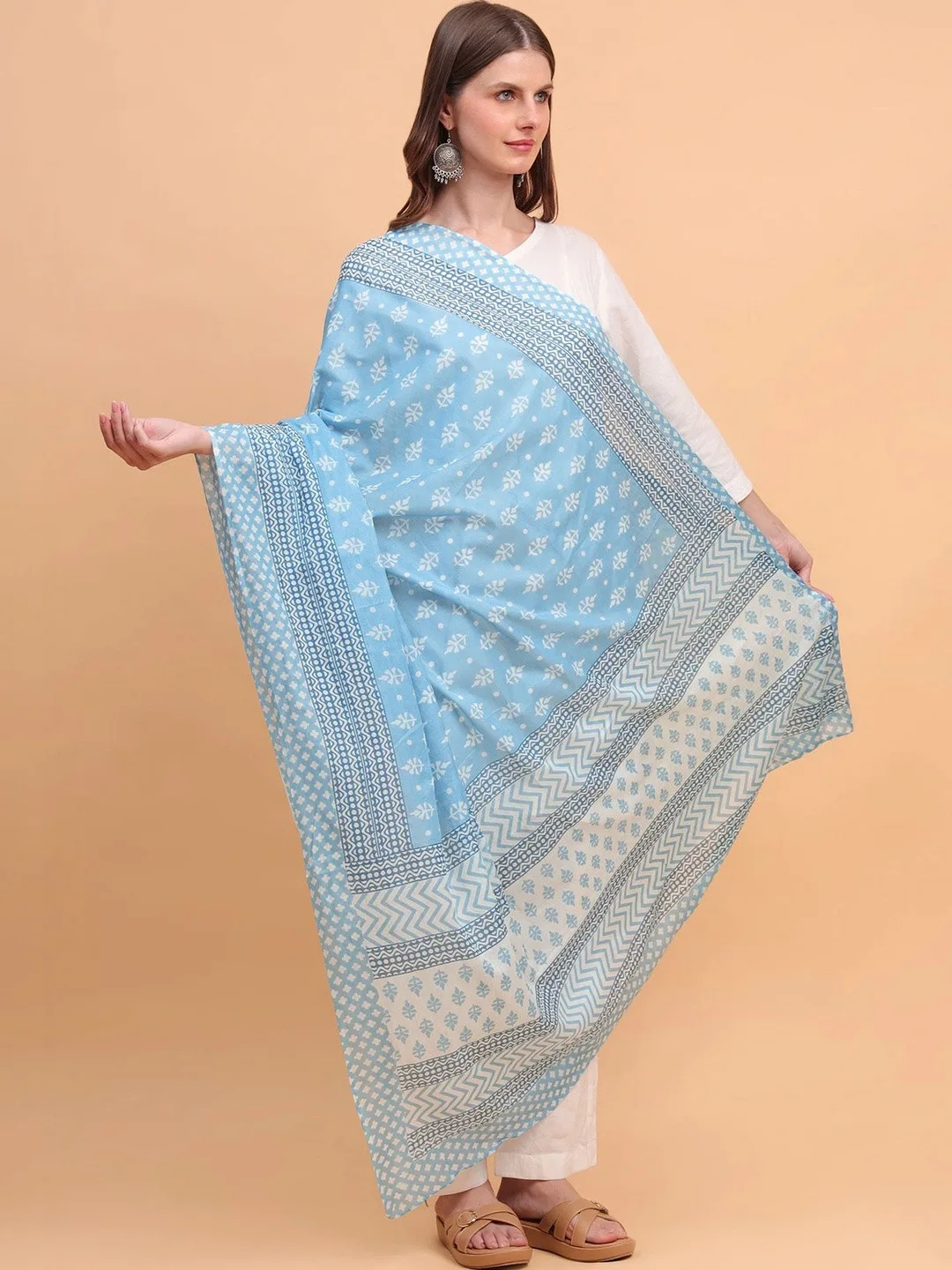 Moda Chales Sky-blue block-print cotton dupatta