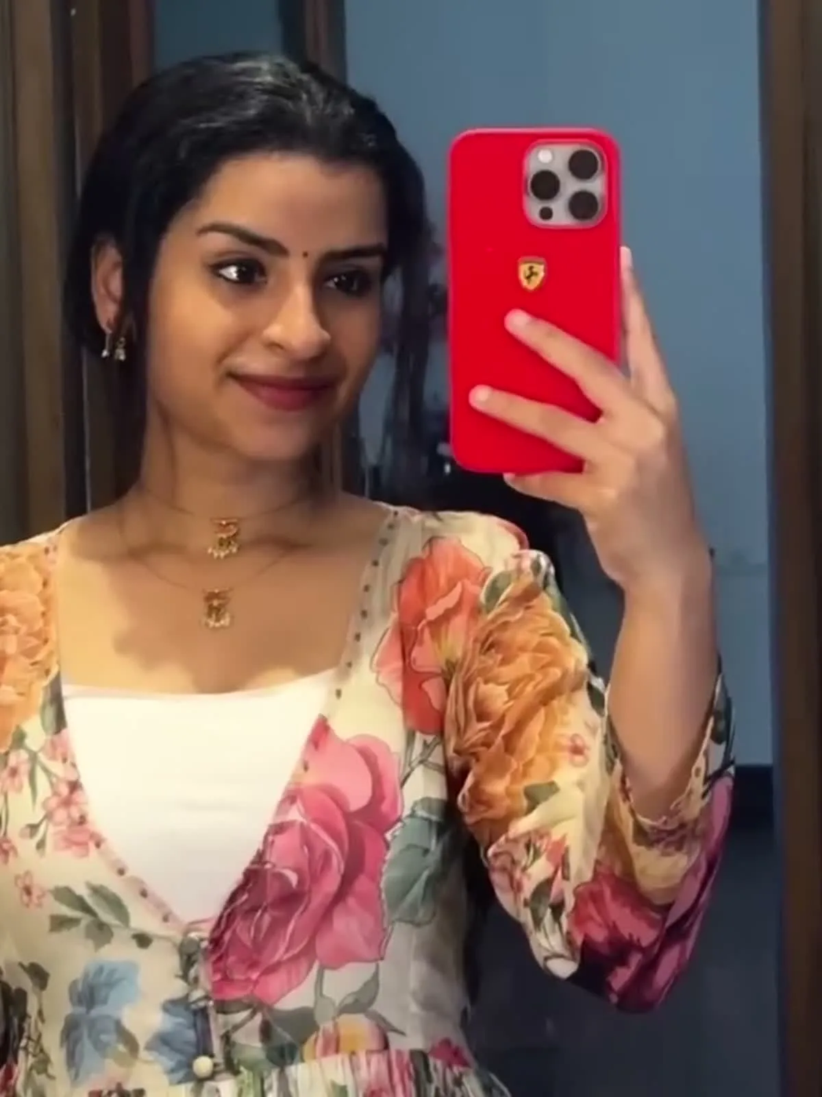 The cream floral chiffon kurta set — Sivaangi Krishnakumar