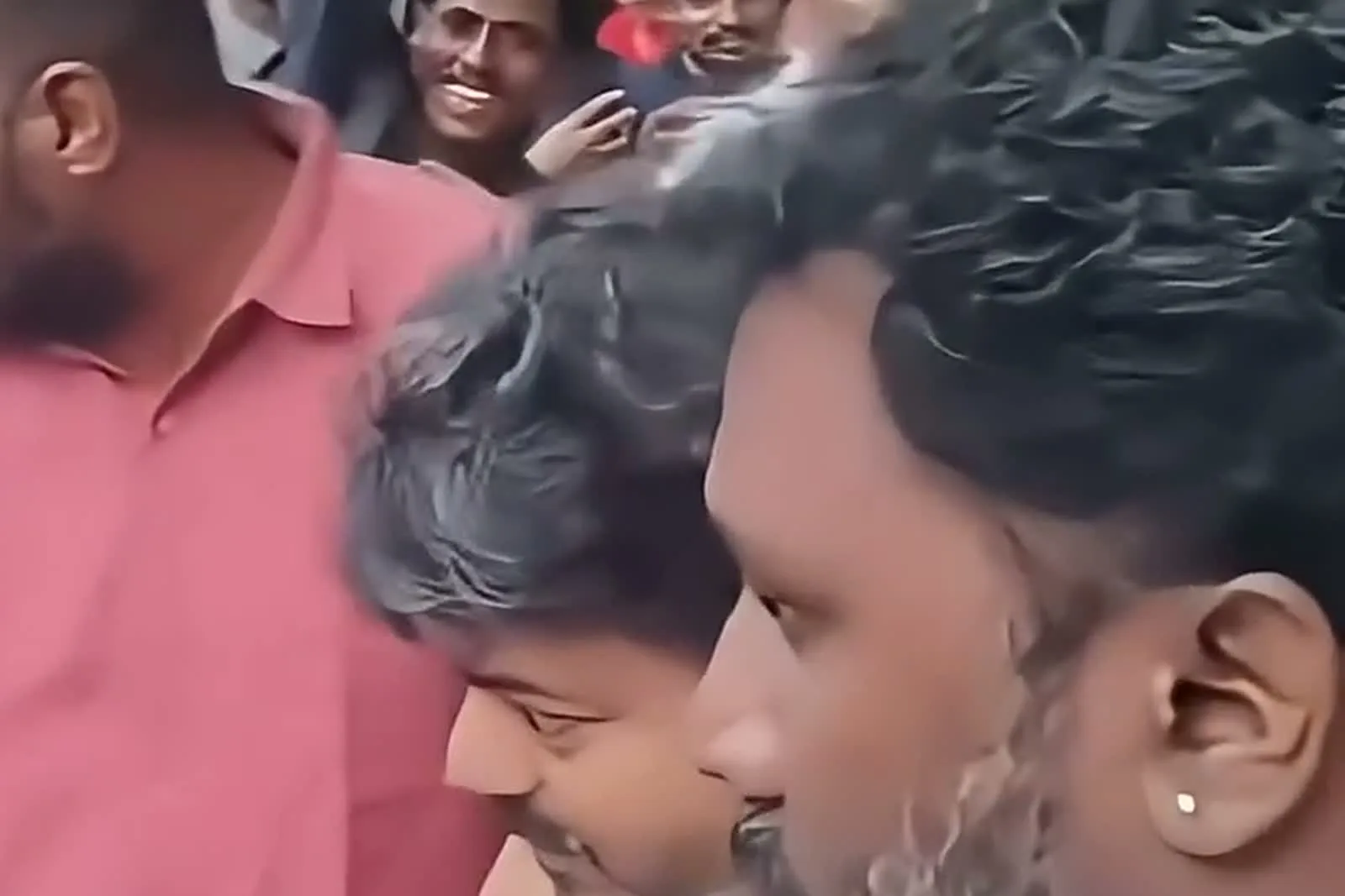Vijay — The shoulder and short sleeve, from the side