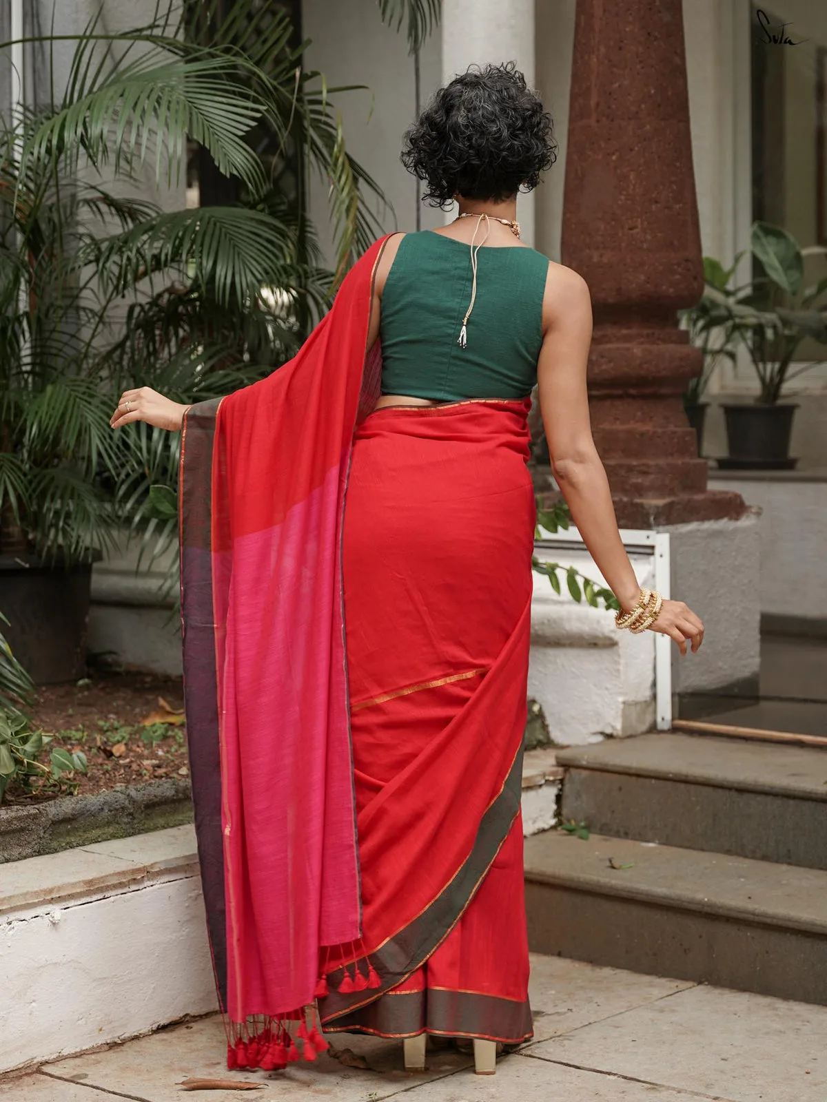 Suta Red cotton saree with an olive border — "Aatish-E-Gul"