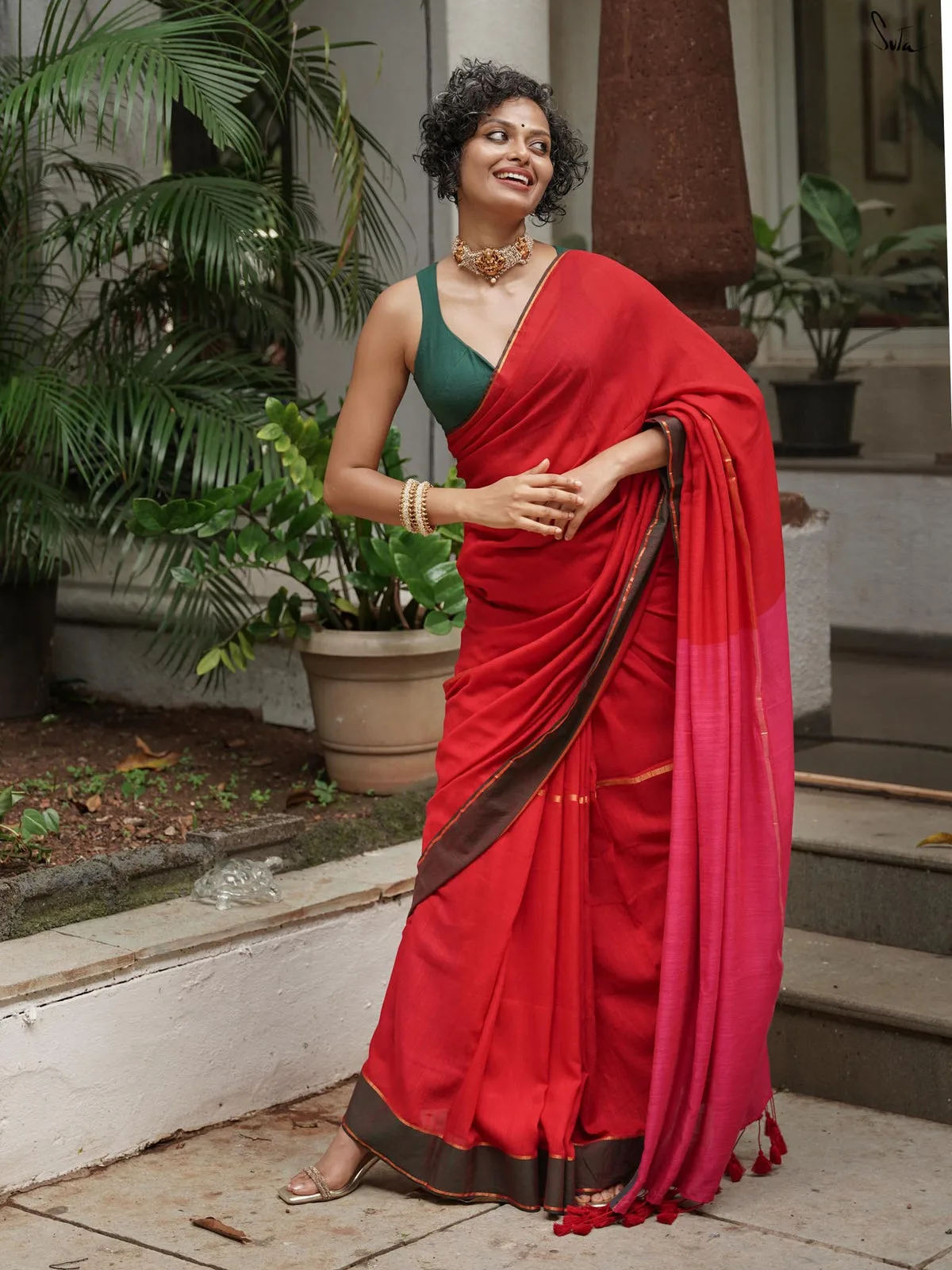Suta Red cotton saree with an olive border — "Aatish-E-Gul"