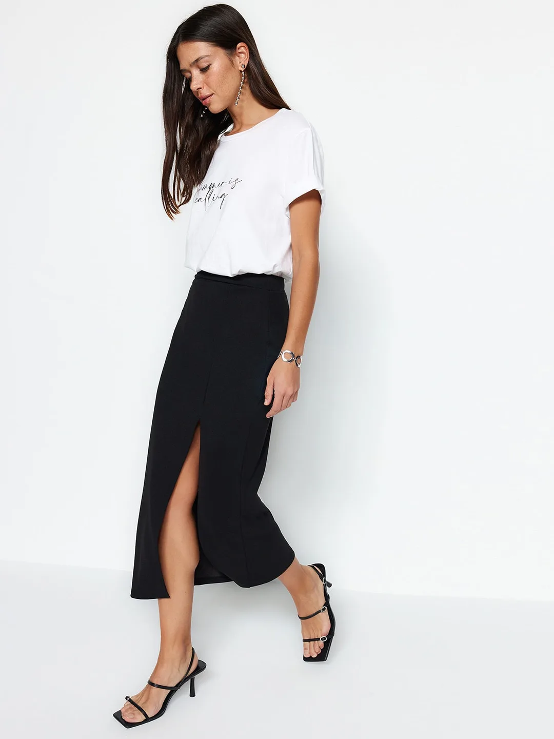 Trendyol Our pick for the skirt — black straight-cut maxi