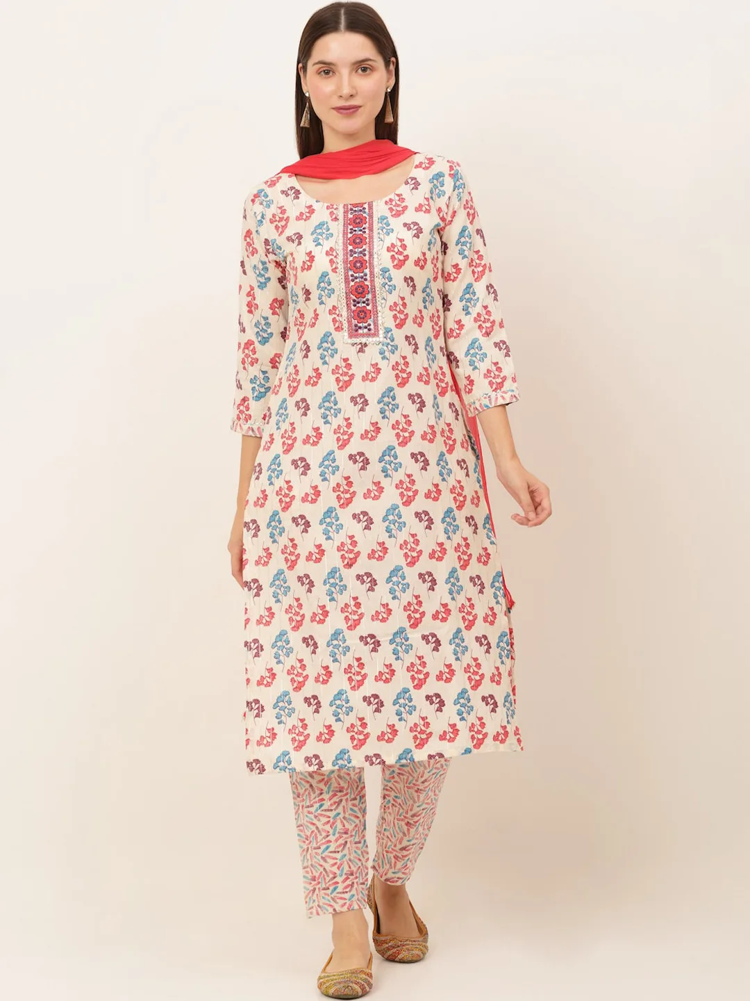 Our pick under ₹900 — cream floral-printed kurta with trousers