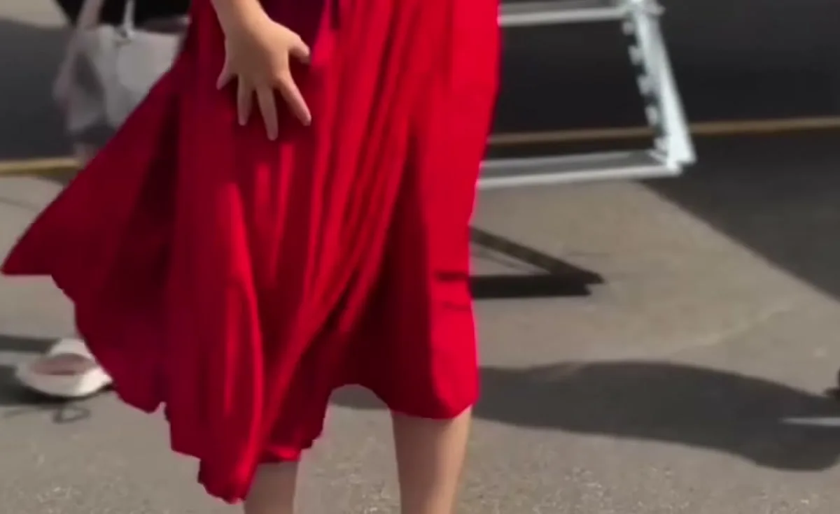 Kayadu Lohar — The skirt in motion, and where the hem falls — mid-calf, not to the ankle