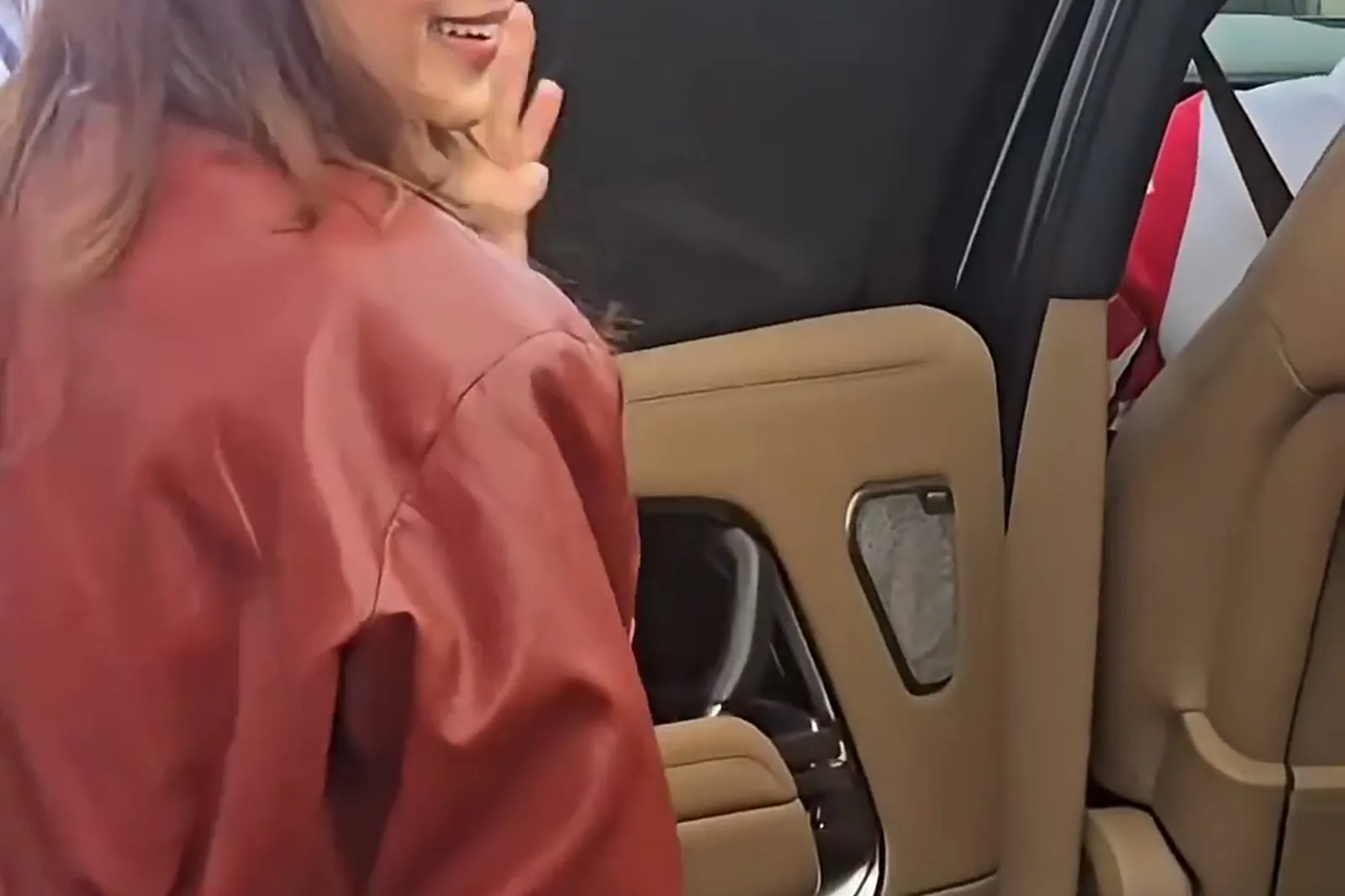 Trisha Krishnan — Turning away: the padded shoulder line across the back
