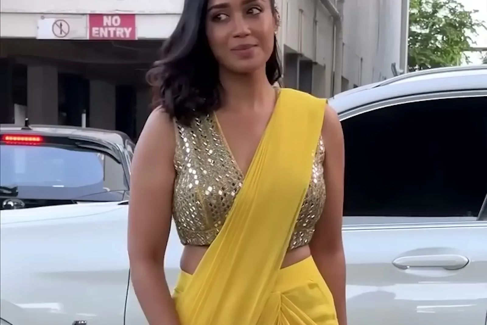 Nivetha Pethuraj — Walking in from the car