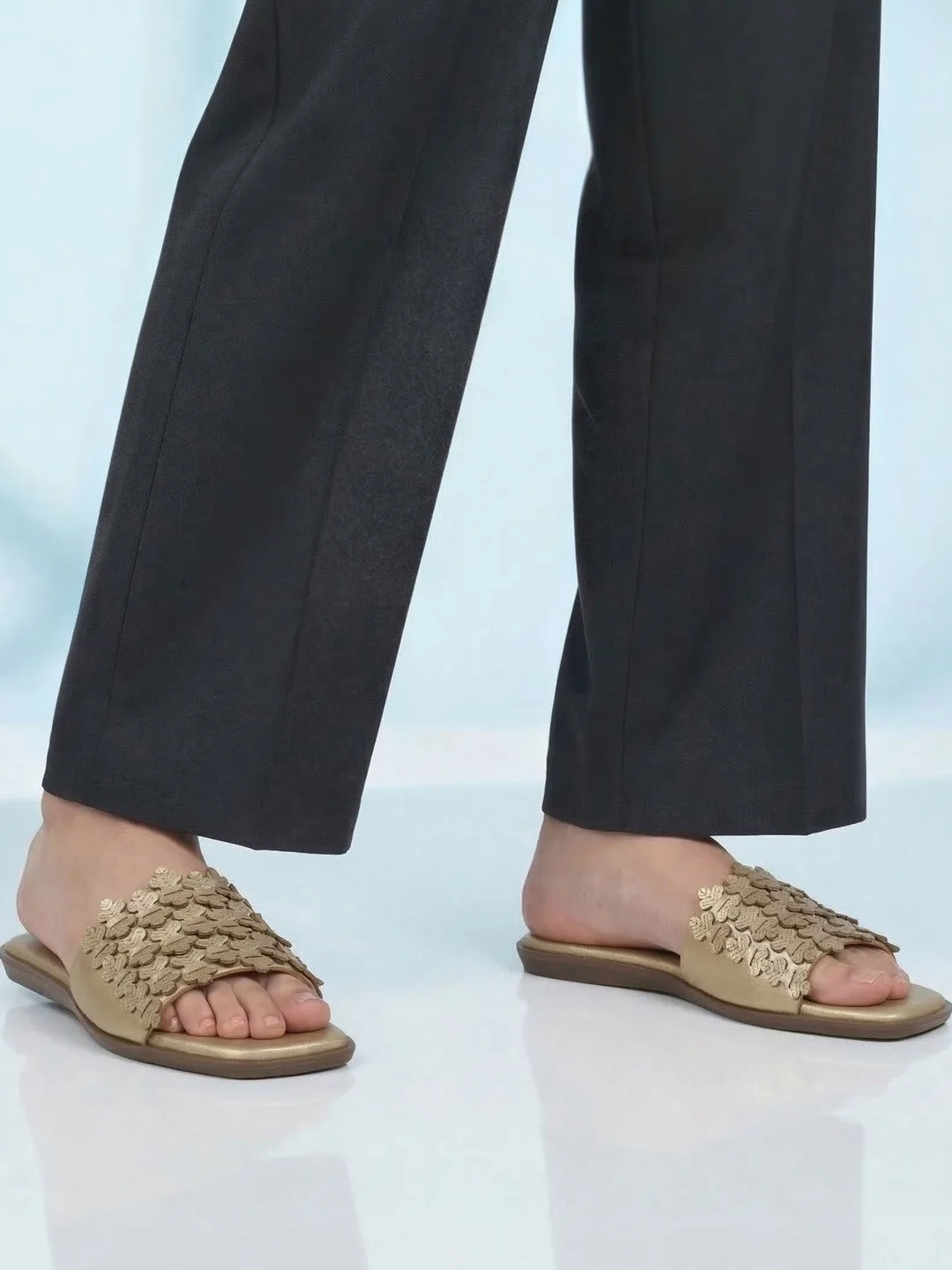 Mochi Gold petal flat slides
